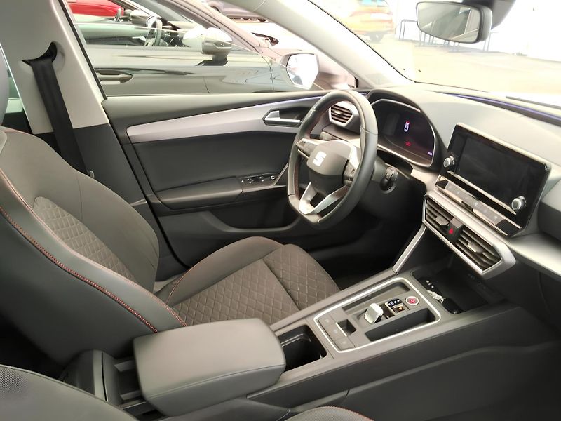 Seat Leon 2.0TDI DSG 110kW FR DPH - fotka 3 z 4