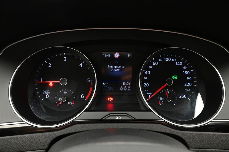 Volkswagen Passat 2,0 TDI 110 KW DSG BUSINESS Zá - fotka 16 z 31