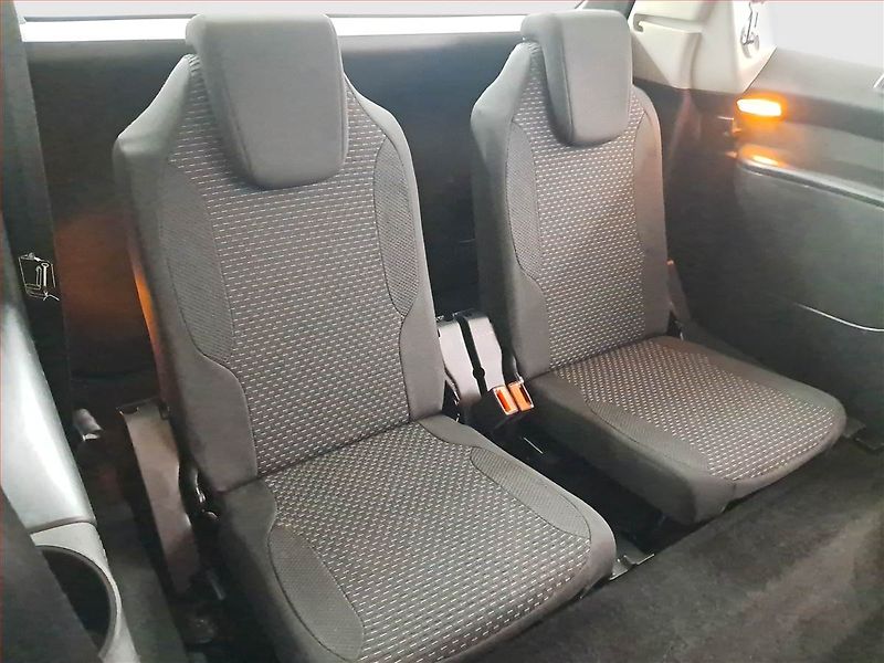 Citroën C4 Picasso (2012) 1.6 VTi, 7 míst, Tempomat - fotka 16 z 20