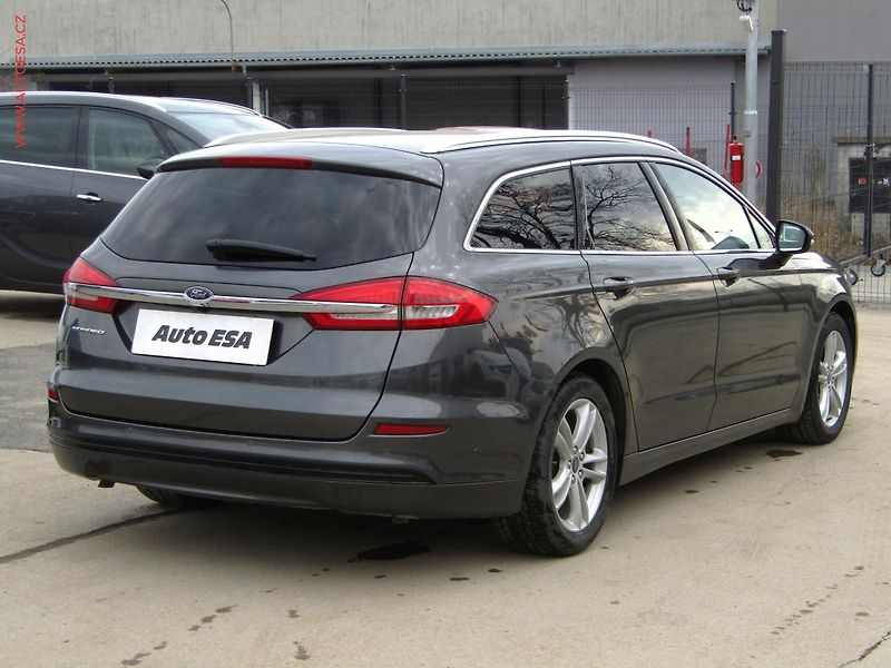 Ford Mondeo (2019) 1.5 EB, ČR, Titanium, xenon - fotka 4 z 21