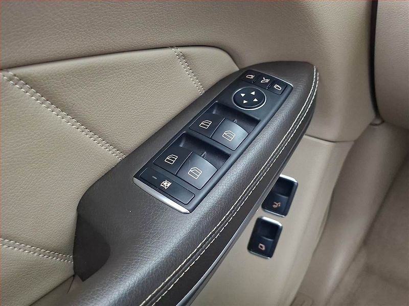 Mercedes-Benz GL (2014) 500 - fotka 25 z 27