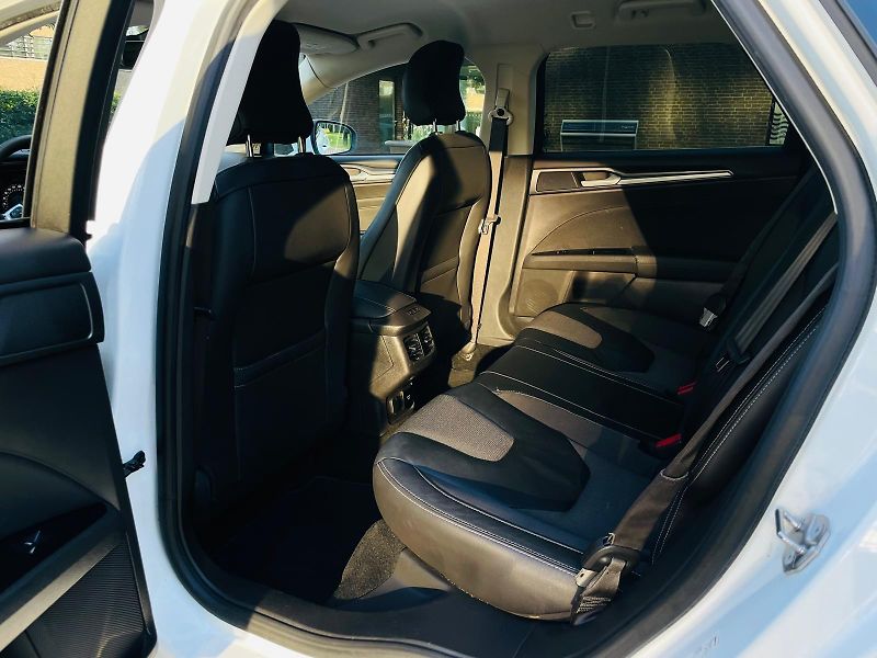 Ford Mondeo 2.0TDCi MAN VÝHŘEV SENZORY LED - fotka 31 z 46