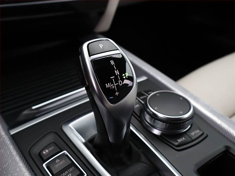 BMW X5 (2017) xDrive30d - fotka 11 z 26
