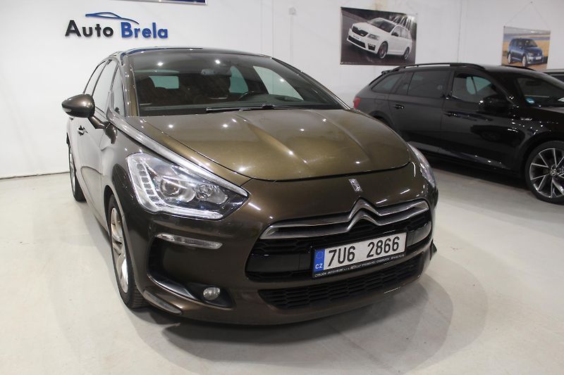Citroën DS5 (2013) 2.0HDI Automat 120kW Navi ČR - fotka 2 z 36