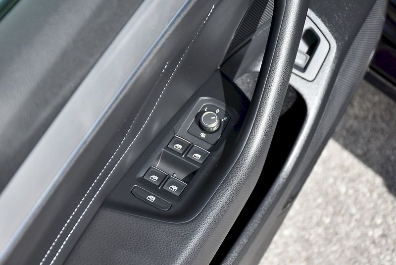 Volkswagen Passat (2021) COMBI ELEGANCE 1.5 TSI 110 kW - fotka 32 z 32