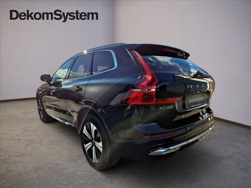 Volvo XC60 2,0 T6 AWD RECHARGE PANORAMA - fotka 3 z 17