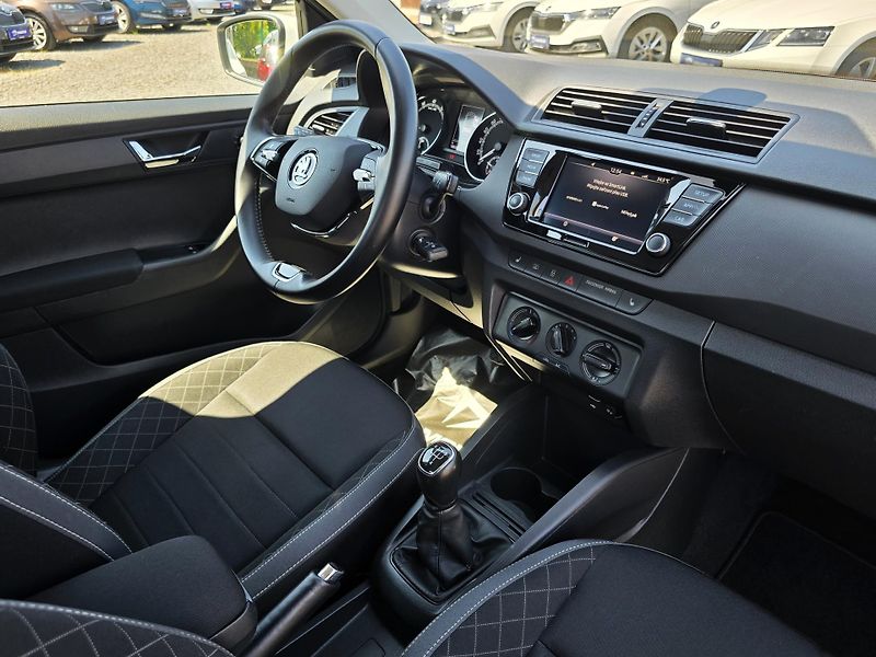 Škoda Fabia 1.0TSI 70KW TOUR SmartLink ČR  - fotka 20 z 32