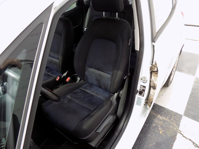 Hyundai ix20 (2017) 1.4 CRDi/1.Maj.ČR/Klima/ - fotka 13 z 30