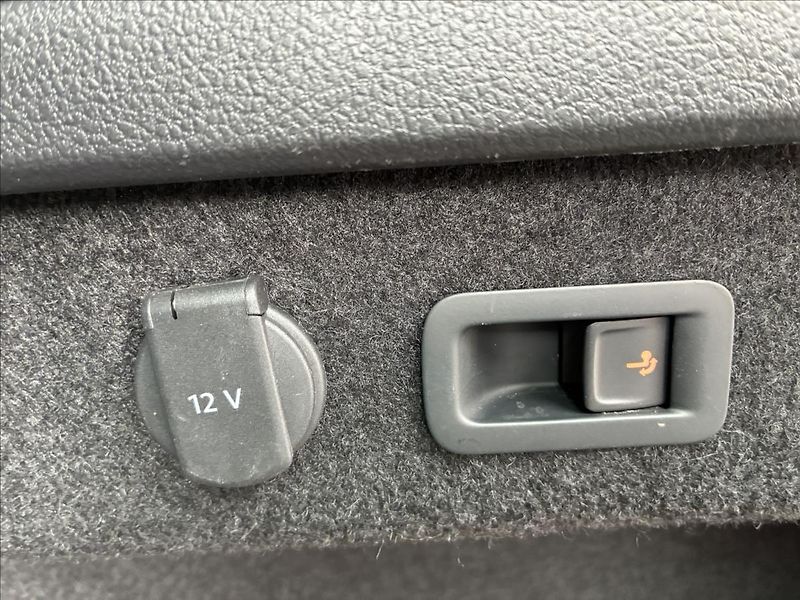 Volkswagen Passat 2,0 PANORAMA,WEBASTO,TAŽNÉ - fotka 13 z 28