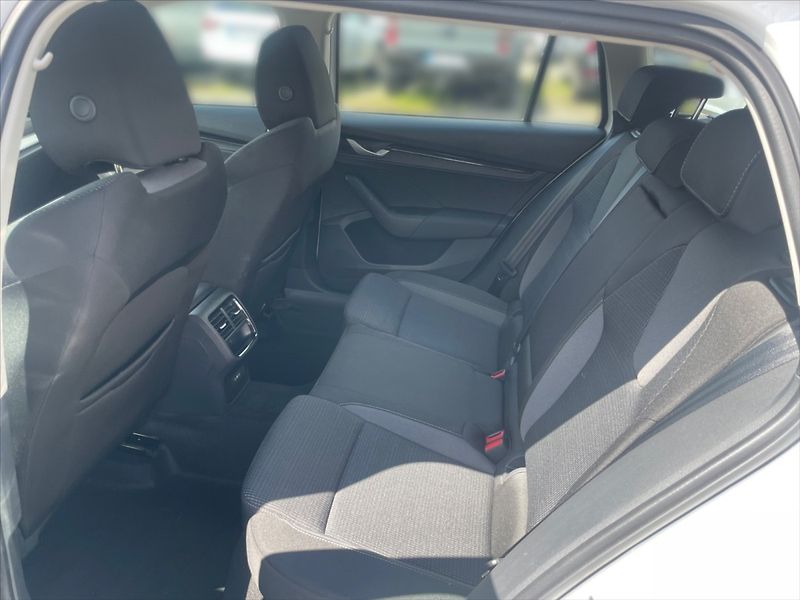 Škoda Octavia 1,5 T 85 Selection DSG - fotka 8 z 11