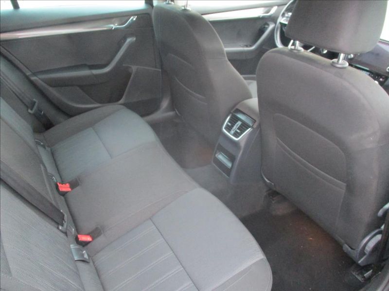 Škoda Octavia 2,0 TDI, Style,DSG,ZAMLUVENO, - fotka 11 z 47