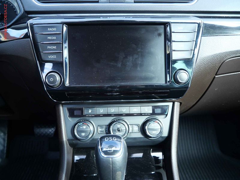 Škoda Superb (2015) 2.0TDi, 1.maj,ČR, L&K, DSG - fotka 15 z 25