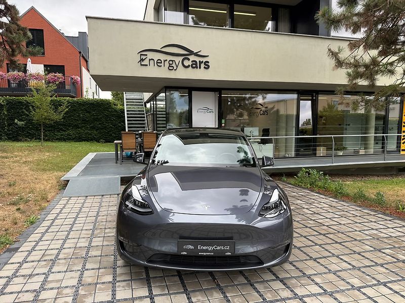 Tesla Model Y Long Range AWD 20´ - fotka 2 z 40