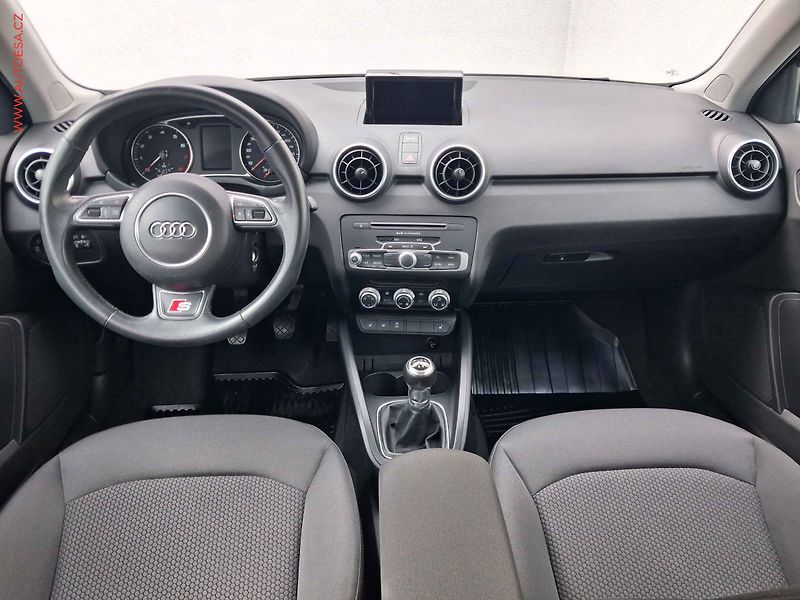 Audi A1 (2016) 1.0 TFSi, 1.maj, AC, navi - fotka 8 z 16