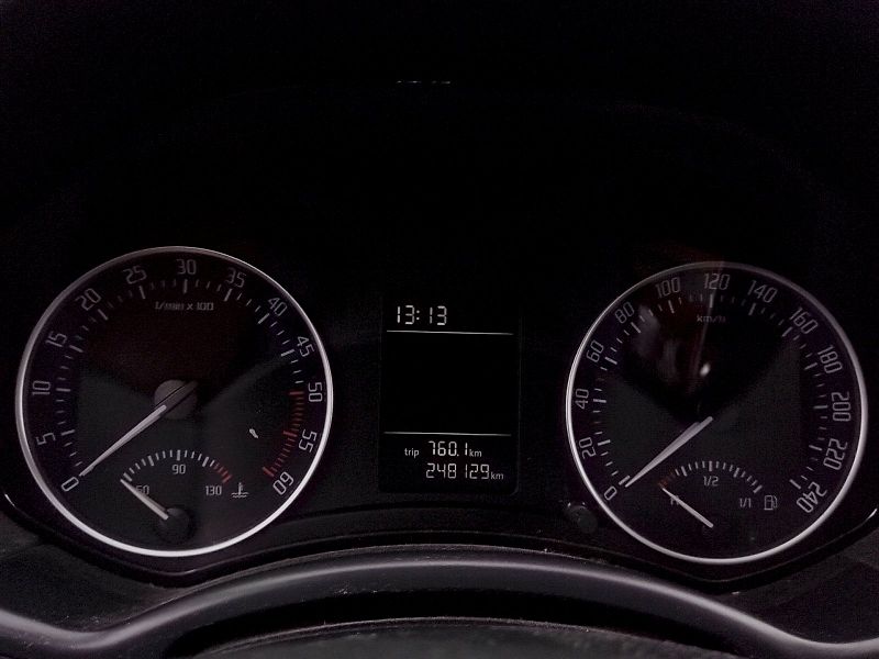 Škoda Octavia (2013) Combi Ambiente 1,6 Tdi 77 Kw - fotka 7 z 28