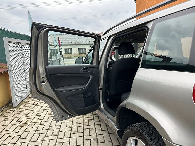 Škoda Yeti 2.0 TDI 81kW 4x4 serviska - fotka 17 z 23
