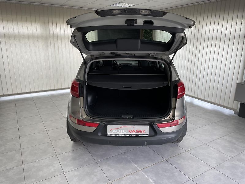 Kia Sportage 2.0 CRDi 4x4 ČR SERVIS.DIGIAC - fotka 25 z 25