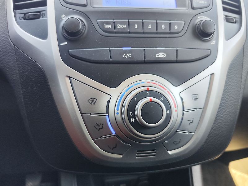 Hyundai ix20 1.4i/66kW Trikolor Club - fotka 16 z 29