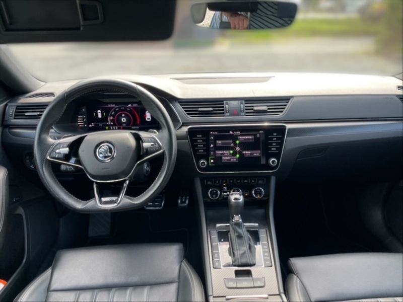 Škoda Superb 2,0 TDI Sportline DSG - fotka 9 z 11