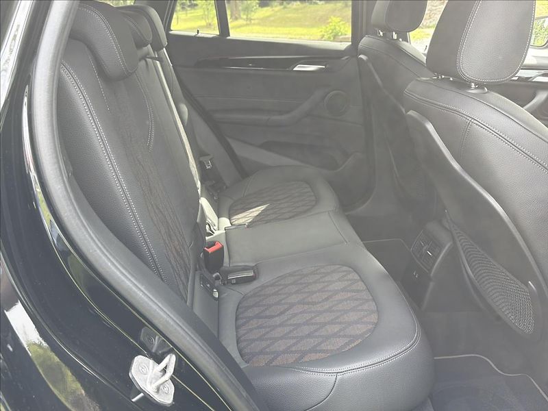 BMW X1 2,0 d 140 Kw xDrive ČR DPH - fotka 23 z 38