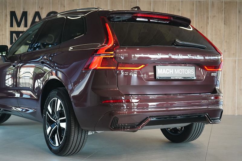 Volvo XC60 B5 AWD PLUS Dark LCI, H/K, LED - fotka 13 z 48
