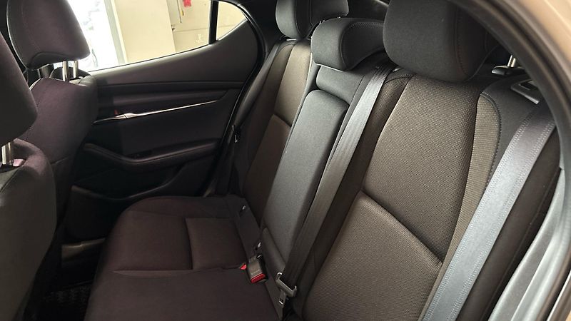 Mazda 3 (2023) 2.0 G122 Plus PO 1. MAJITELI - fotka 7 z 22