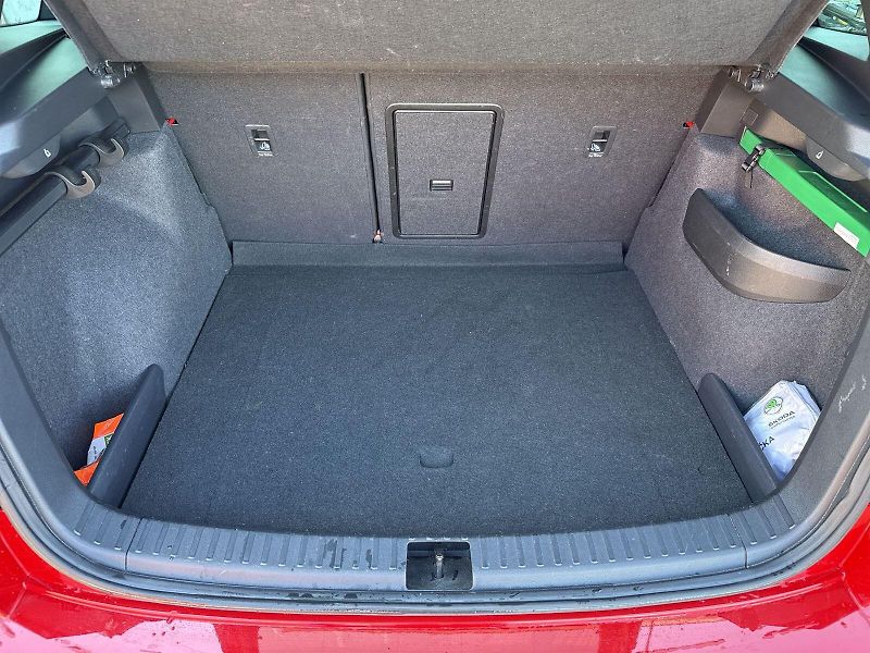 Škoda Karoq (2022) 2.0 TDI 4x4 DSG Sportline - fotka 32 z 33