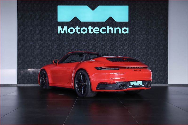 Porsche 911 (2024) Carrera S - fotka 4 z 23
