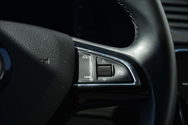 Škoda Superb 2.0 TDI 140kW DSG STYLE ČR - fotka 18 z 32