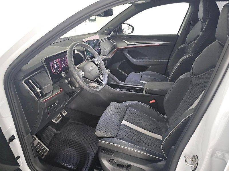 Škoda Kodiaq (2025) 2.0TDi 142kW 4X4 SPORTLINE WEB - fotka 6 z 32