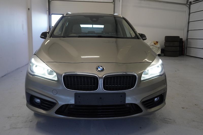 BMW Řada 2 2,0 GRAN TOURER - fotka 2 z 33