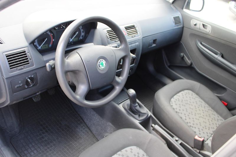Škoda Fabia (2005) 1.4i SERVO CENTRÁL 2x SADA KOL - fotka 9 z 14