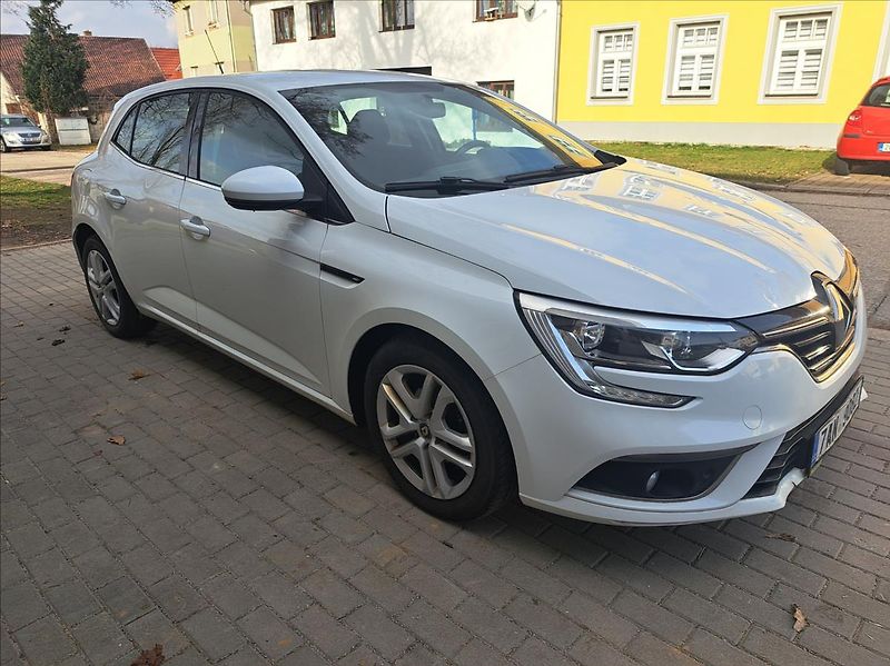 Renault Mégane 1,5 dCi - fotka 12 z 38