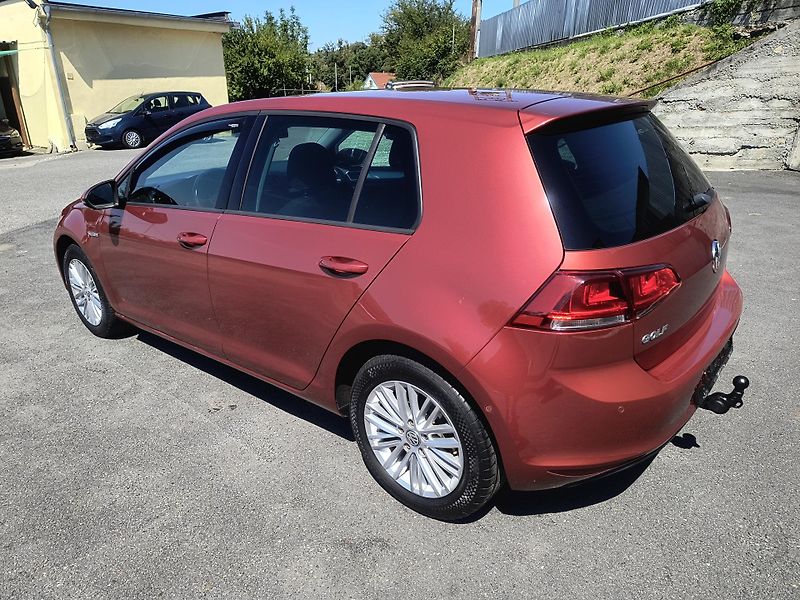 Volkswagen Golf (2014) 1.2 TSI 63KW 4-VÁLEC Z ŘEMENEM - fotka 4 z 66