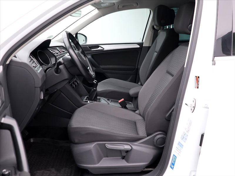 Volkswagen Tiguan 2,0 TDI Comfortline ACC Serv.k - fotka 10 z 29