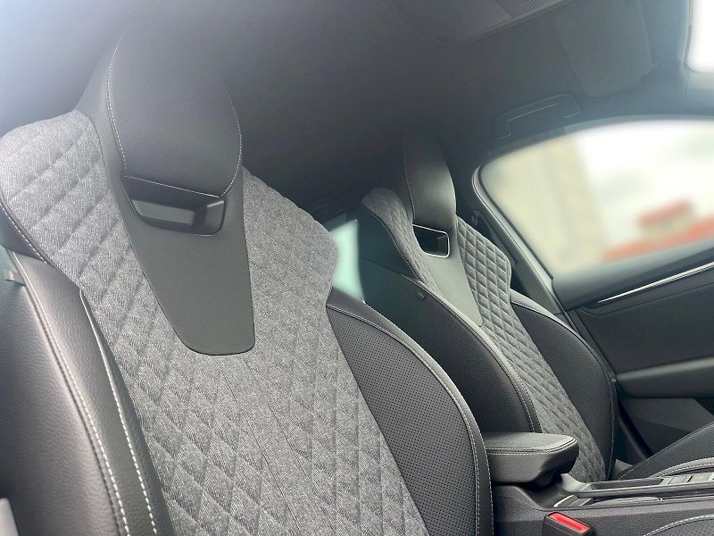 Škoda Octavia (2025) COMBI SPORTLINE 1.5 TSI 110 kW - fotka 29 z 41