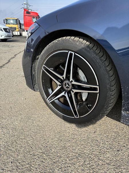 Mercedes-Benz Třídy C (2023) C 220d 4MATIC - fotka 8 z 13