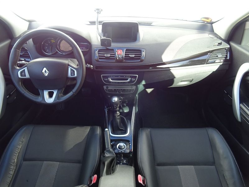 Renault Mégane (2011) 1.9DCi,96kW,S.kn,tažne,navi - fotka 16 z 23