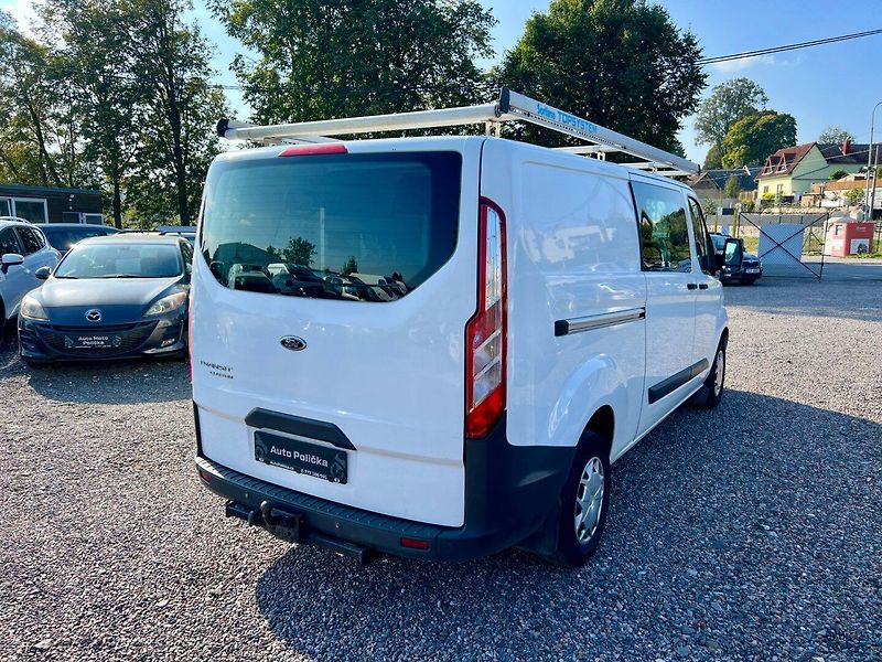 Ford Transit Custom (2017) 2.0d 6 míst Long - fotka 3 z 7