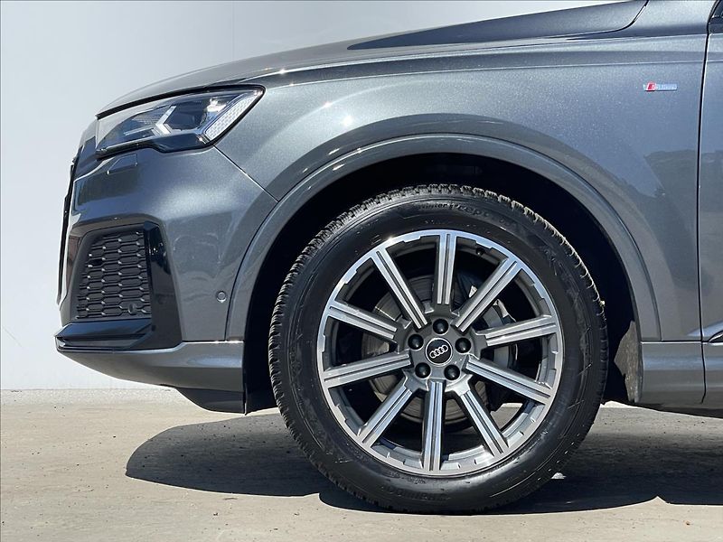 Audi Q7 3,0 50 TDI quattro S line - fotka 20 z 24