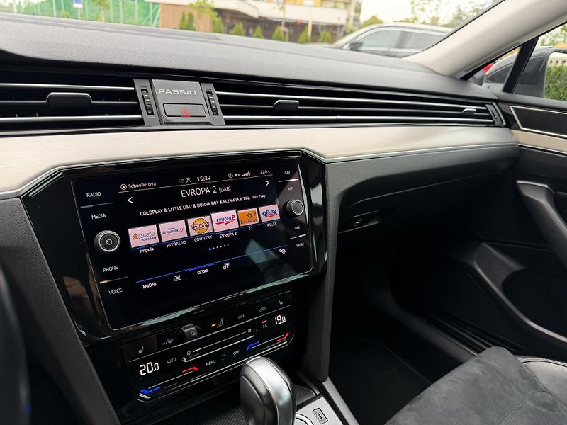 Volkswagen Passat (2020) 1.5 tsi 110 kw/DSG/sedan - fotka 19 z 22