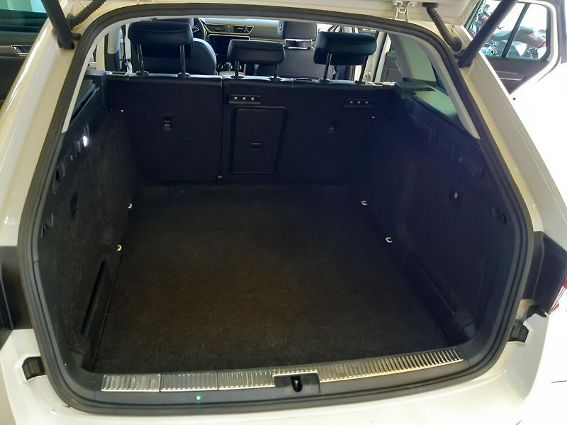 Škoda Superb 2.0 TDI Combi STYLE +  - fotka 25 z 31