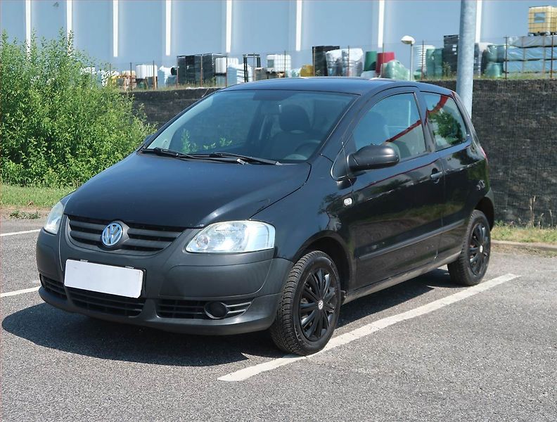 Volkswagen Fox (2007) 1.2, nová STK, dobrý stav - fotka 2 z 15