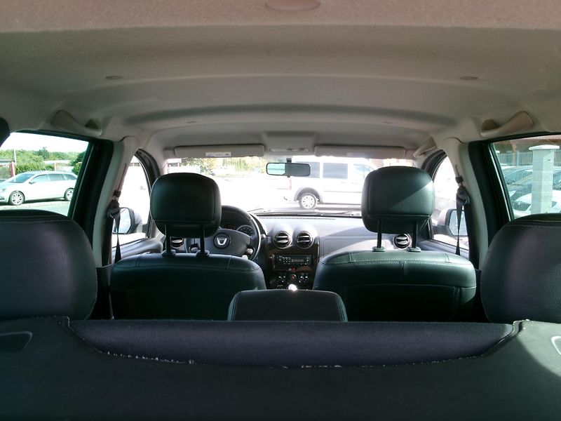 Dacia Duster 1,6 16V KLIMA 4X4 PRESTIGE  - fotka 14 z 28