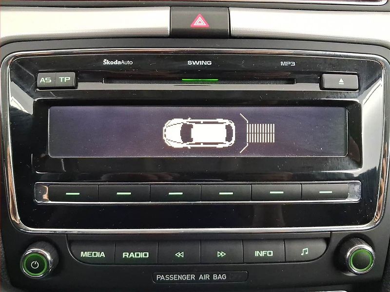 Škoda Superb (2011) Ambition 1.6 TDI, Serv.kniha - fotka 18 z 19
