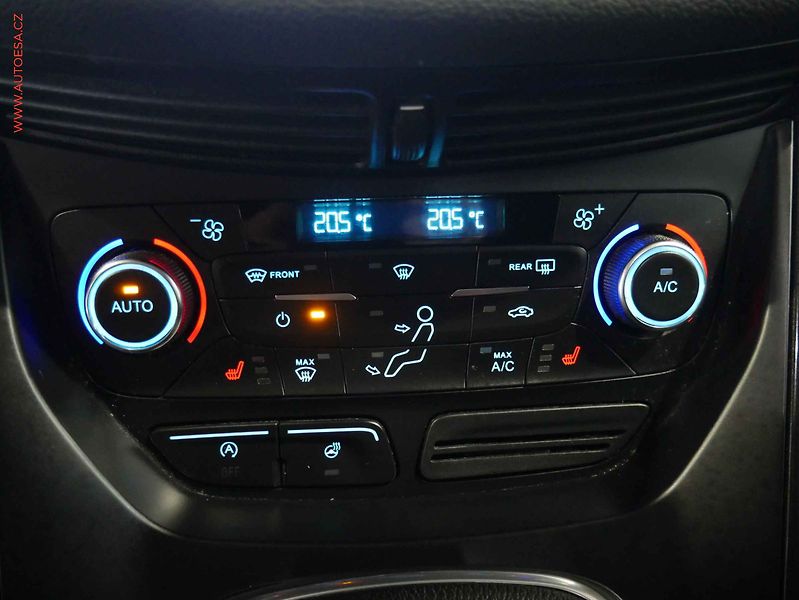 Ford Kuga (2019) 2.0 TDCI 4x4, 2.maj,ČR, AC - fotka 14 z 17