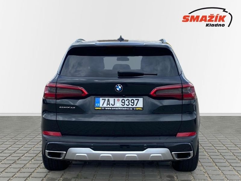 BMW X5 (2019) xDrive30d 195kW - fotka 6 z 31