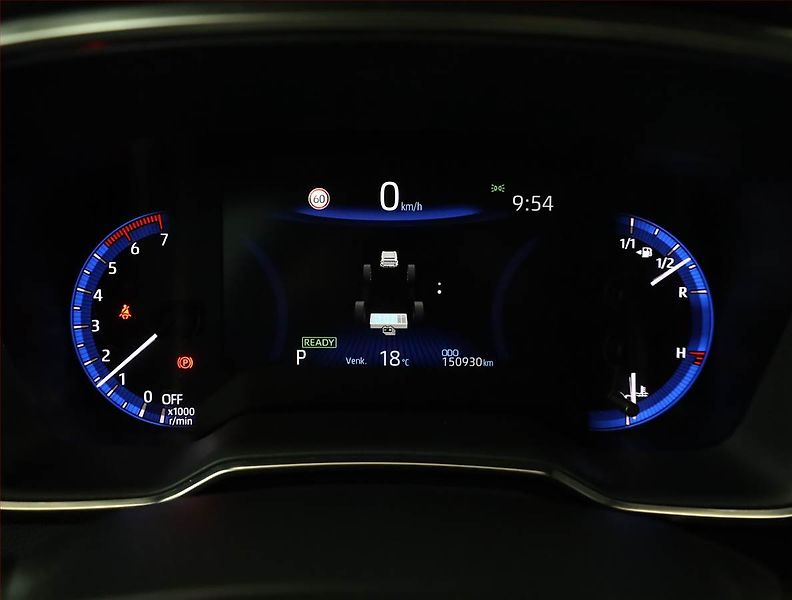 Toyota Corolla (2022) 1.8 Hybrid - fotka 9 z 21