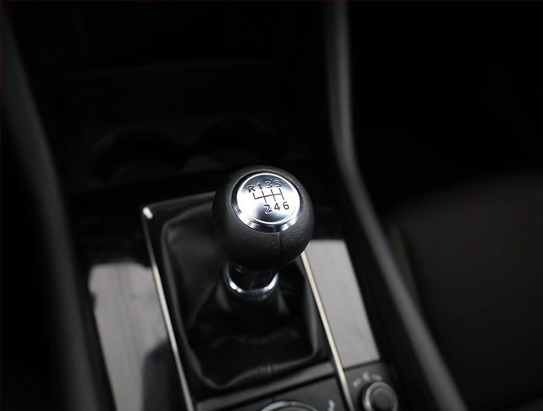 Mazda 3 (2021) 2.0 Skyactiv-G, 70TKM,Klima - fotka 12 z 20