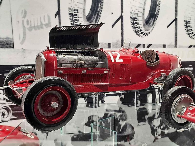 Unikátní modely závodních vozů Ferrari jsou k vidění na výstavě Legenda z Maranella v Technickém muzeu v Brně.